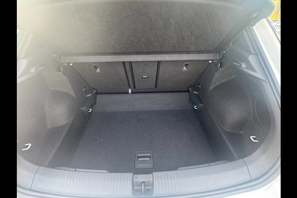 Volkswagen T-Roc 1.0 TSI R-Line IQ-light / Carplay / ACC / PDC / Stoelverwarming / Digitiale cockpit / Zwarte hemel / 4-Seiz. Band