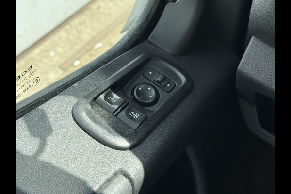 Renault Master Plancher T35 2.3 DCi 145pk Lowliner Bakwagen Airco Cruise Control Camera Meubelbak Foodtruck