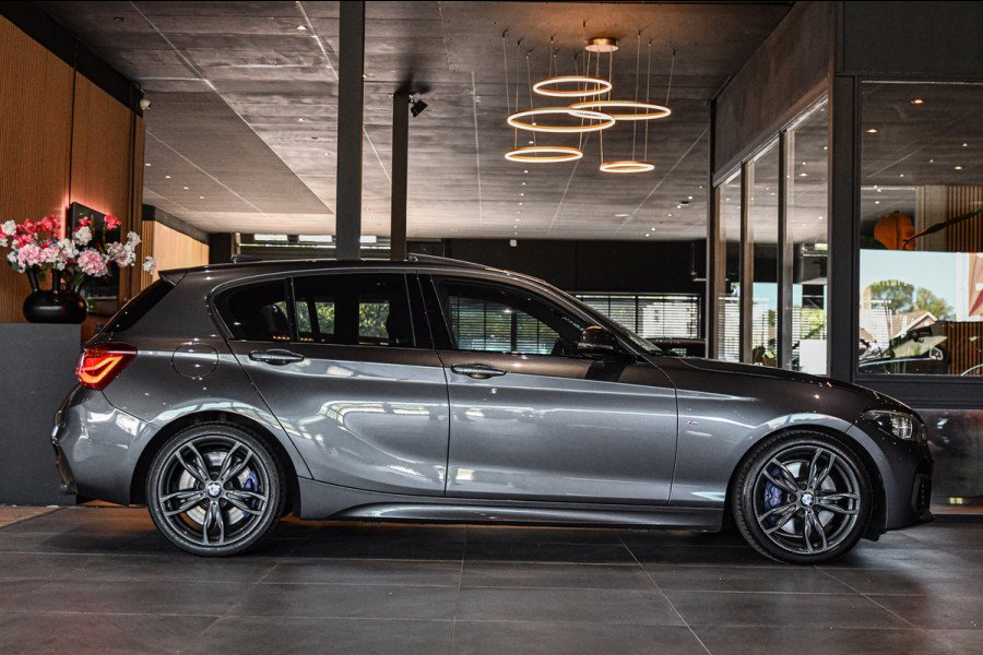 BMW 1-serie M140i High Executive, LCI2, Pano, Carbon, H.Kardon, Camera, Leder!