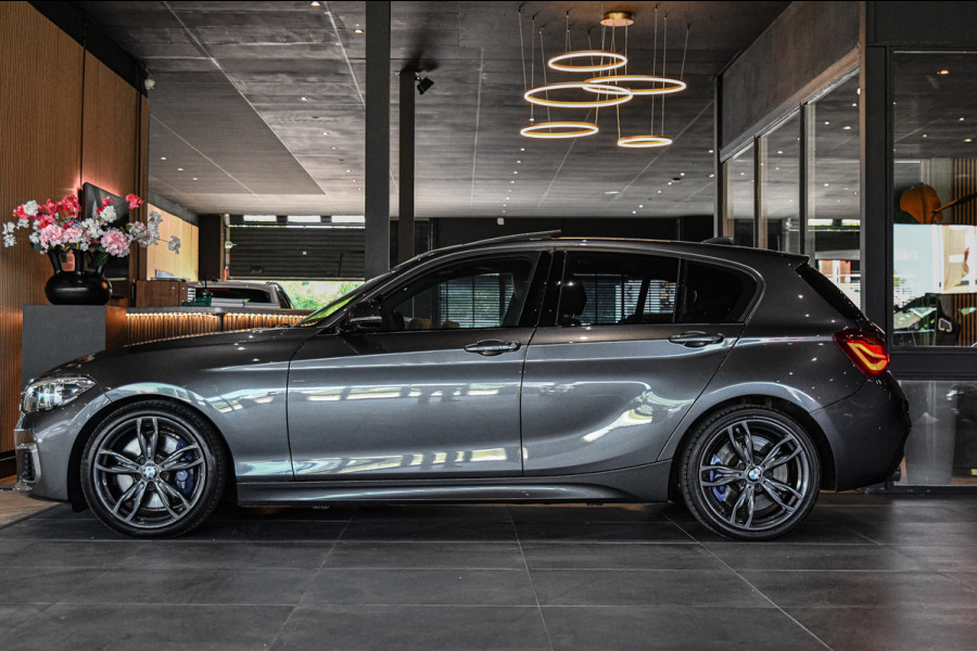 BMW 1-serie M140i High Executive, LCI2, Pano, Carbon, H.Kardon, Camera, Leder!