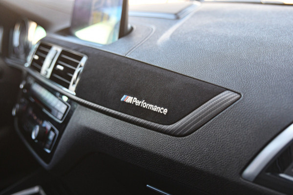 BMW 1-serie M140i High Executive, LCI2, Pano, Carbon, H.Kardon, Camera, Leder!
