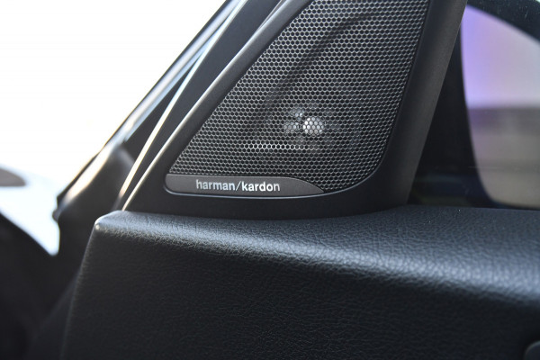 BMW 1-serie M140i High Executive, LCI2, Pano, Carbon, H.Kardon, Camera, Leder!