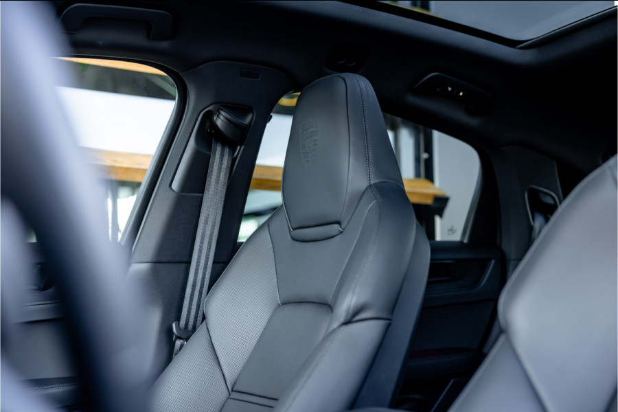 Porsche Cayenne Coupé 3.0 E-Hybrid - BTW | Sport Chrono + | Panorama | Passenger Display | Bose | Stoelkoeling