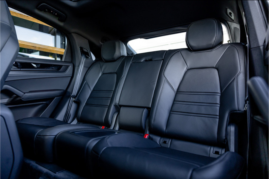 Porsche Cayenne Coupé 3.0 E-Hybrid - BTW | Sport Chrono + | Panorama | Passenger Display | Bose | Stoelkoeling