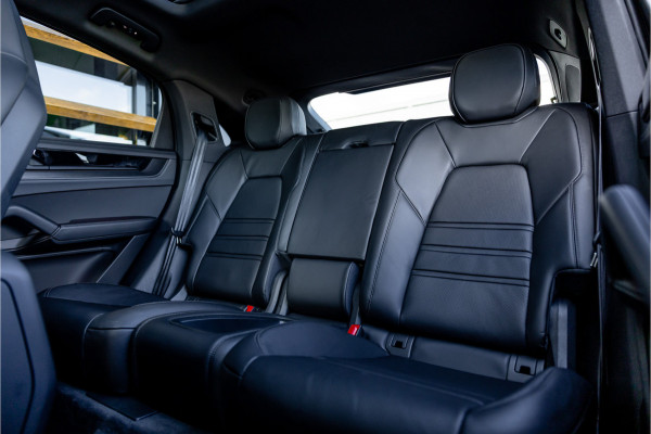 Porsche Cayenne Coupé 3.0 E-Hybrid - BTW | Sport Chrono + | Panorama | Passenger Display | Bose | Stoelkoeling