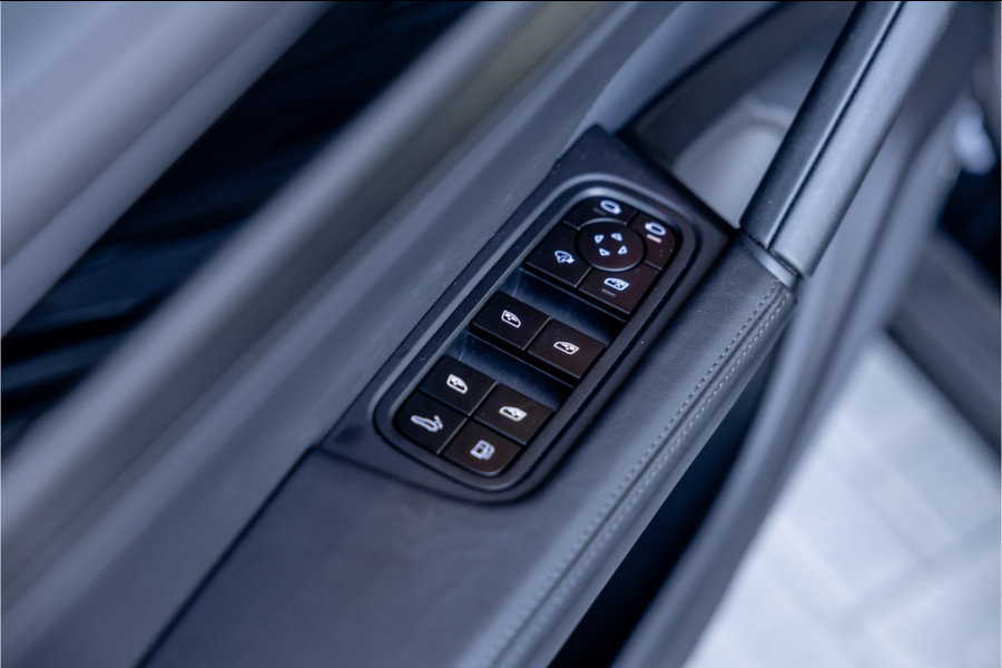 Porsche Cayenne Coupé 3.0 E-Hybrid - BTW | Sport Chrono + | Panorama | Passenger Display | Bose | Stoelkoeling
