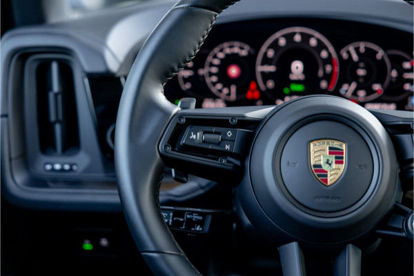 Porsche Cayenne Coupé 3.0 E-Hybrid - BTW | Sport Chrono + | Panorama | Passenger Display | Bose | Stoelkoeling