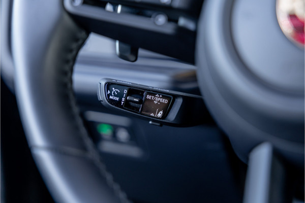 Porsche Cayenne Coupé 3.0 E-Hybrid - BTW | Sport Chrono + | Panorama | Passenger Display | Bose | Stoelkoeling