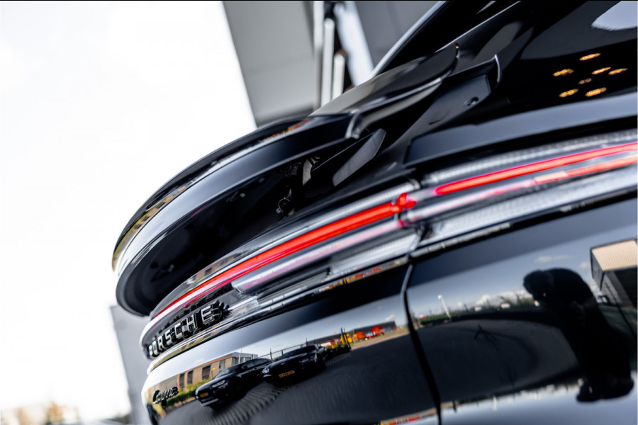 Porsche Cayenne Coupé 3.0 E-Hybrid - BTW | Sport Chrono + | Panorama | Passenger Display | Bose | Stoelkoeling