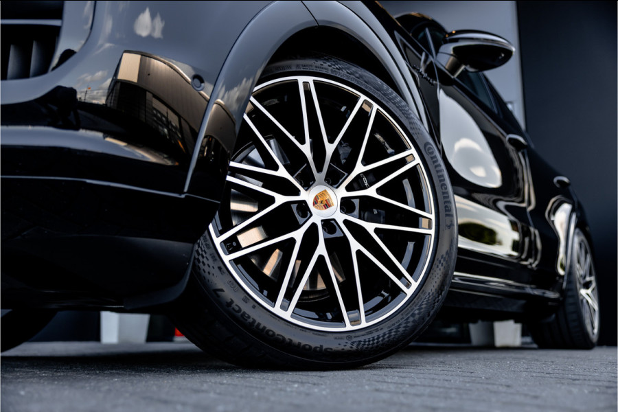 Porsche Cayenne Coupé 3.0 E-Hybrid - BTW | Sport Chrono + | Panorama | Passenger Display | Bose | Stoelkoeling