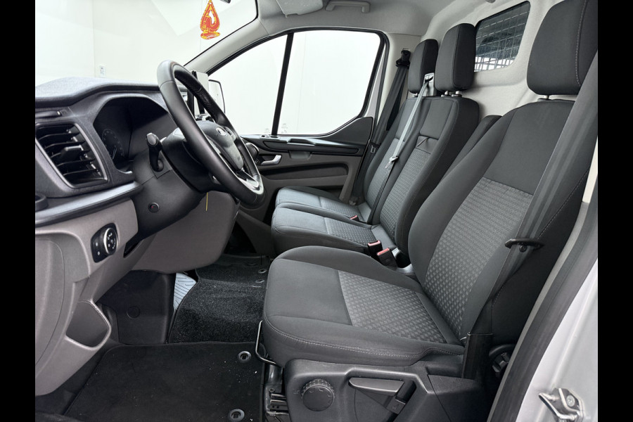 Ford Transit Custom 280 2.0TDCI 130PK Euro 6 L1H1 3-Persoons Navi Airco Cruise Control Bluetooth DAB Pdc Trend Betonplex Vloer Wandbetimmering Schuifdeur+Raam Achterdeuren+Ramen 1e Eigenaar