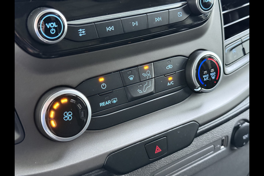 Ford Transit Custom 280 2.0TDCI 130PK Euro 6 L1H1 3-Persoons Navi Airco Cruise Control Bluetooth DAB Pdc Trend Betonplex Vloer Wandbetimmering Schuifdeur+Raam Achterdeuren+Ramen 1e Eigenaar