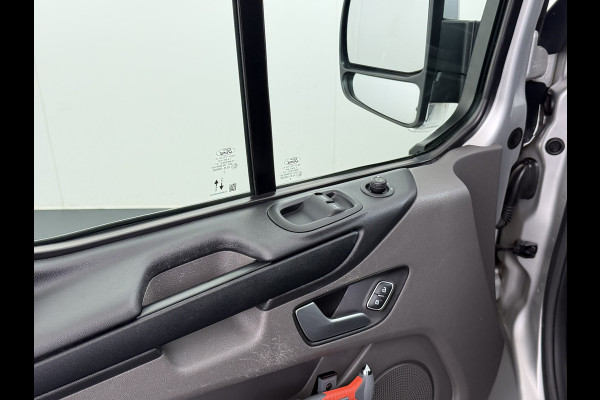 Ford Transit Custom 280 2.0TDCI 130PK Euro 6 L1H1 3-Persoons Navi Airco Cruise Control Bluetooth DAB Pdc Trend Betonplex Vloer Wandbetimmering Schuifdeur+Raam Achterdeuren+Ramen 1e Eigenaar