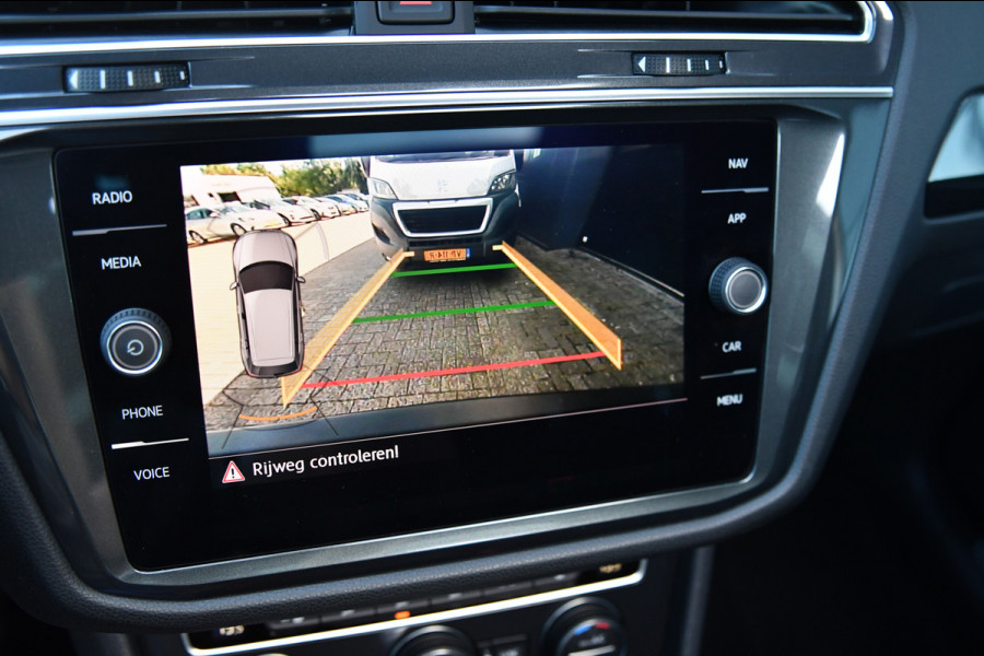 Volkswagen Tiguan Allspace 1.5 TSI R-Line, 7 persoons, Pano, Massage, Dynaudio, ACC, Camera, Dodehoek, Virtual, Trekhaak!