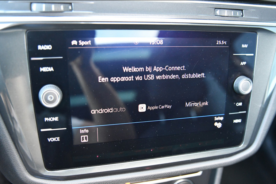 Volkswagen Tiguan Allspace 1.5 TSI R-Line, 7 persoons, Pano, Massage, Dynaudio, ACC, Camera, Dodehoek, Virtual, Trekhaak!