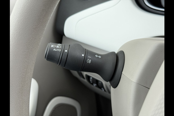 Renault ZOE R90 Life 41kWh Eigen Accu SOH 91% Navi Ecc Apple Carplay/Android Auto Cruise Control Bluetooth Pdc Regen-Lichtsensor Isofix WiFi Dealeronderhouden 1e Eigenaren