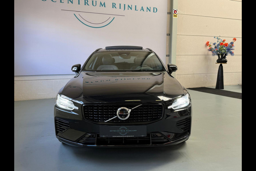 Volvo V60 2.0 T6 Plug-in hybrid AWD Ultra Dark, Pano, HUD, Leer, Elektrische stoelen, stoel/Stuurverwarming, Harman kardon,