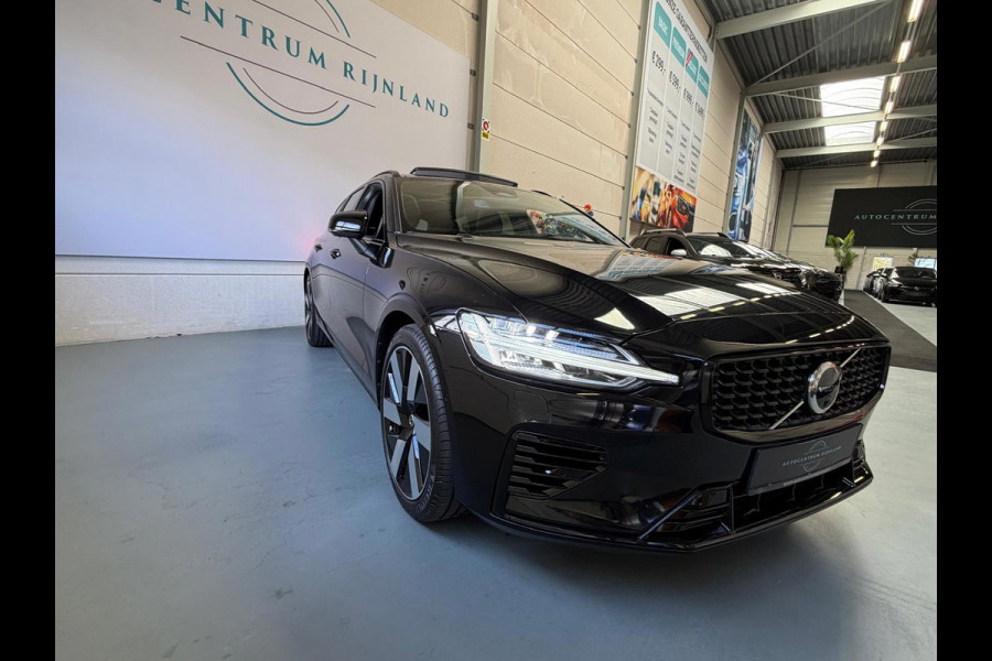 Volvo V60 2.0 T6 Plug-in hybrid AWD Ultra Dark, Pano, HUD, Leer, Elektrische stoelen, stoel/Stuurverwarming, Harman kardon,