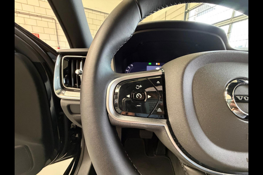 Volvo V60 2.0 T6 Plug-in hybrid AWD Ultra Dark, Pano, HUD, Leer, Elektrische stoelen, stoel/Stuurverwarming, Harman kardon,