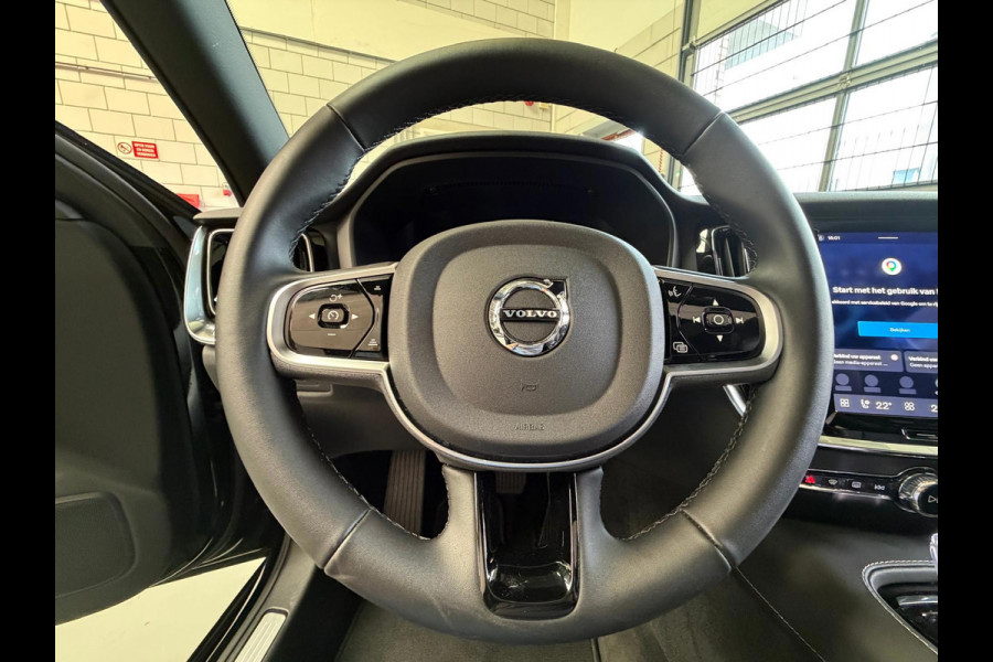 Volvo V60 2.0 T6 Plug-in hybrid AWD Ultra Dark, Pano, HUD, Leer, Elektrische stoelen, stoel/Stuurverwarming, Harman kardon,