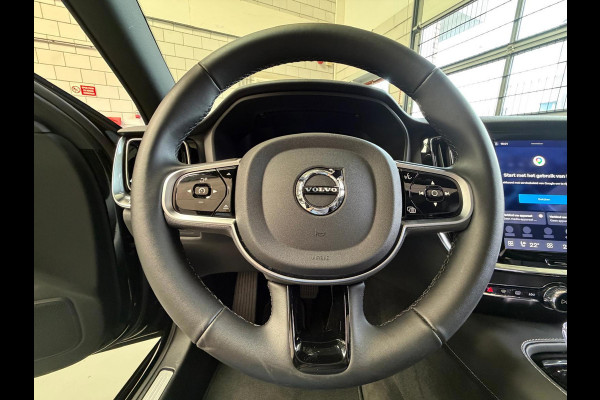 Volvo V60 2.0 T6 Plug-in hybrid AWD Ultra Dark, Pano, HUD, Leer, Elektrische stoelen, stoel/Stuurverwarming, Harman kardon,