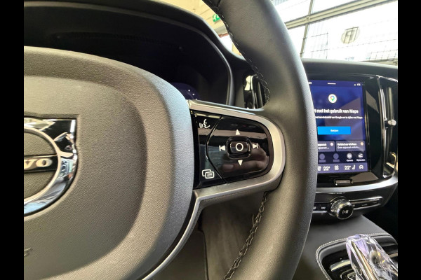 Volvo V60 2.0 T6 Plug-in hybrid AWD Ultra Dark, Pano, HUD, Leer, Elektrische stoelen, stoel/Stuurverwarming, Harman kardon,