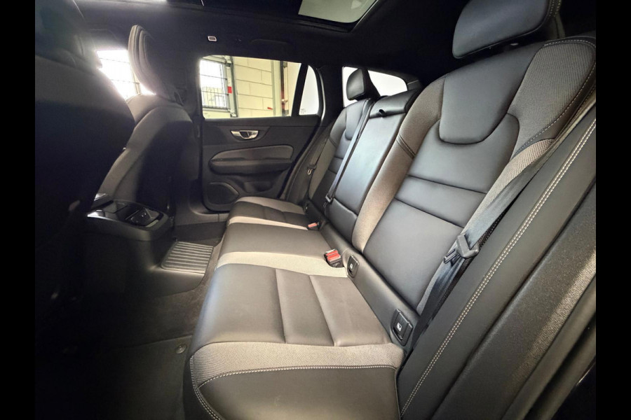 Volvo V60 2.0 T6 Plug-in hybrid AWD Ultra Dark, Pano, HUD, Leer, Elektrische stoelen, stoel/Stuurverwarming, Harman kardon,