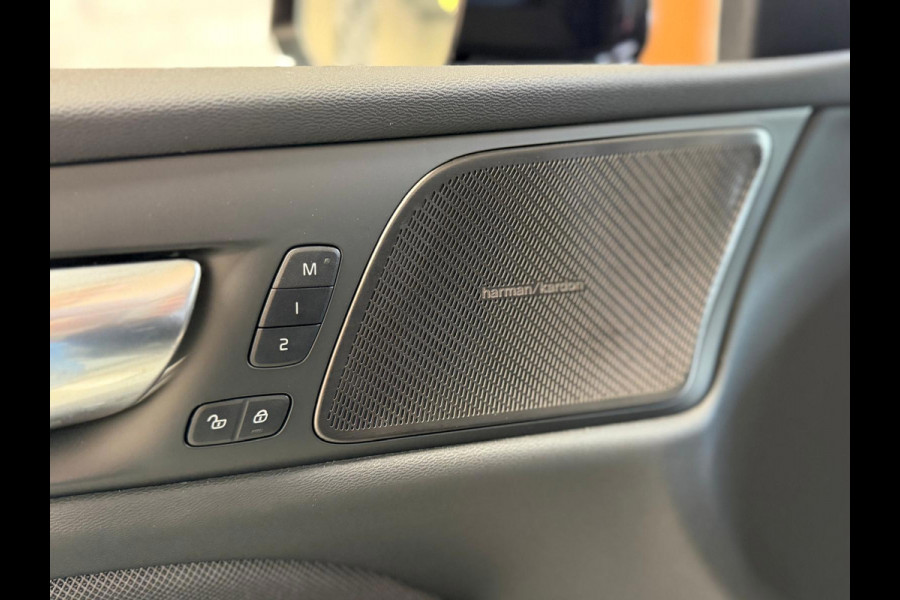 Volvo V60 2.0 T6 Plug-in hybrid AWD Ultra Dark, Pano, HUD, Leer, Elektrische stoelen, stoel/Stuurverwarming, Harman kardon,