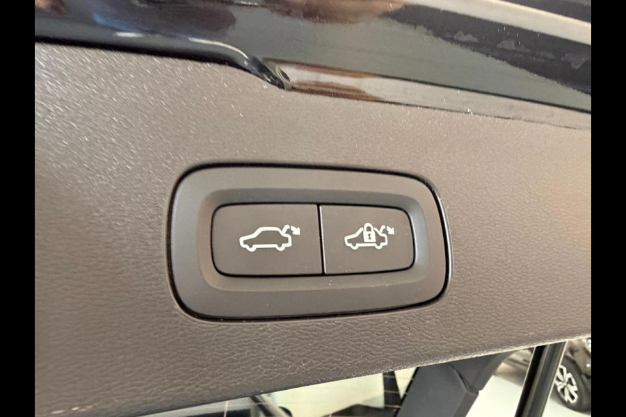 Volvo V60 2.0 T6 Plug-in hybrid AWD Ultra Dark, Pano, HUD, Leer, Elektrische stoelen, stoel/Stuurverwarming, Harman kardon,
