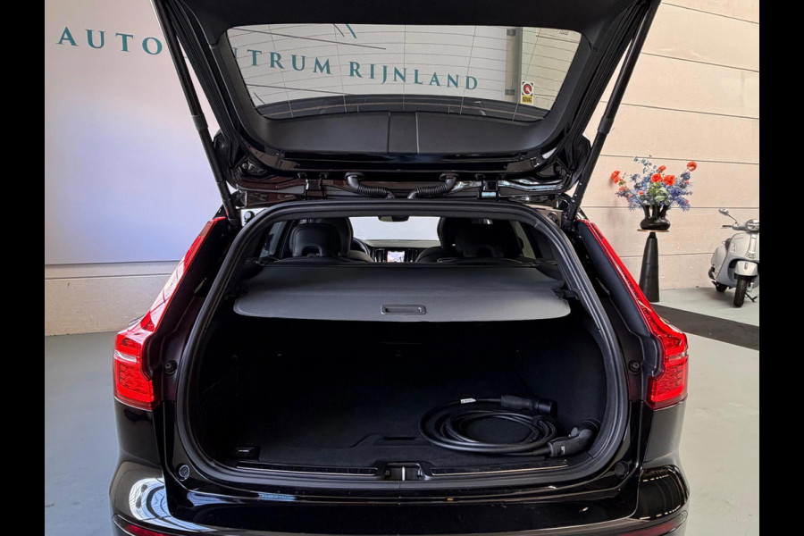 Volvo V60 2.0 T6 Plug-in hybrid AWD Ultra Dark, Pano, HUD, Leer, Elektrische stoelen, stoel/Stuurverwarming, Harman kardon,