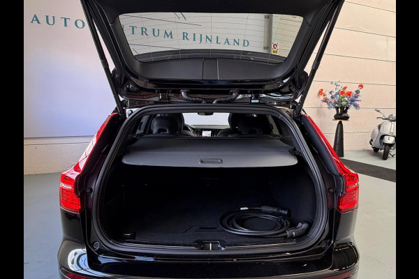 Volvo V60 2.0 T6 Plug-in hybrid AWD Ultra Dark, Pano, HUD, Leer, Elektrische stoelen, stoel/Stuurverwarming, Harman kardon,