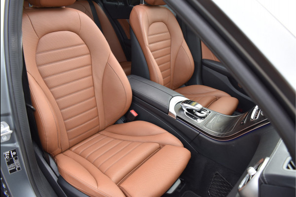 Mercedes-Benz C-Klasse 300 AMG 258 Pk Designo Matt Metallic Pano Vol Leder Digitale Cockpit Multi Beam 360 Camera Origineel Nederlands