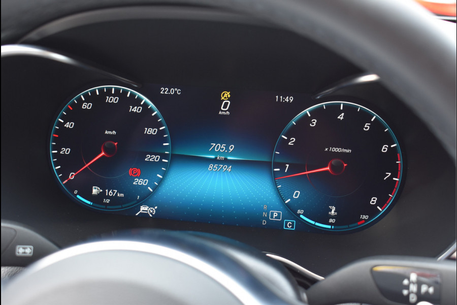 Mercedes-Benz C-Klasse 300 AMG 258 Pk Designo Matt Metallic Pano Vol Leder Digitale Cockpit Multi Beam 360 Camera Origineel Nederlands