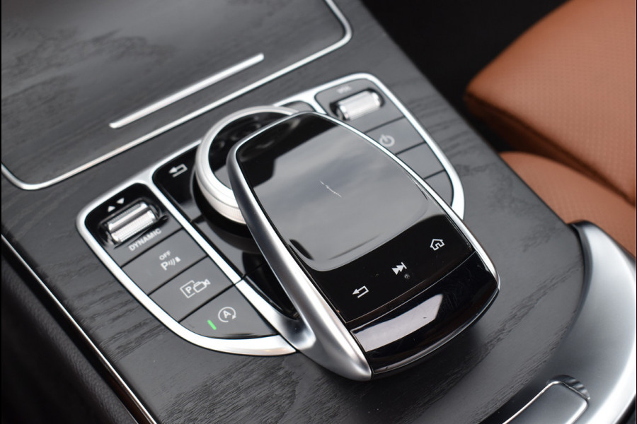 Mercedes-Benz C-Klasse 300 AMG 258 Pk Designo Matt Metallic Pano Vol Leder Digitale Cockpit Multi Beam 360 Camera Origineel Nederlands