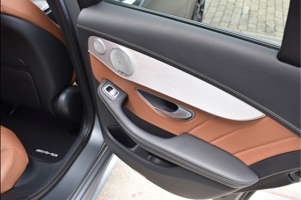 Mercedes-Benz C-Klasse 300 AMG 258 Pk Designo Matt Metallic Pano Vol Leder Digitale Cockpit Multi Beam 360 Camera Origineel Nederlands
