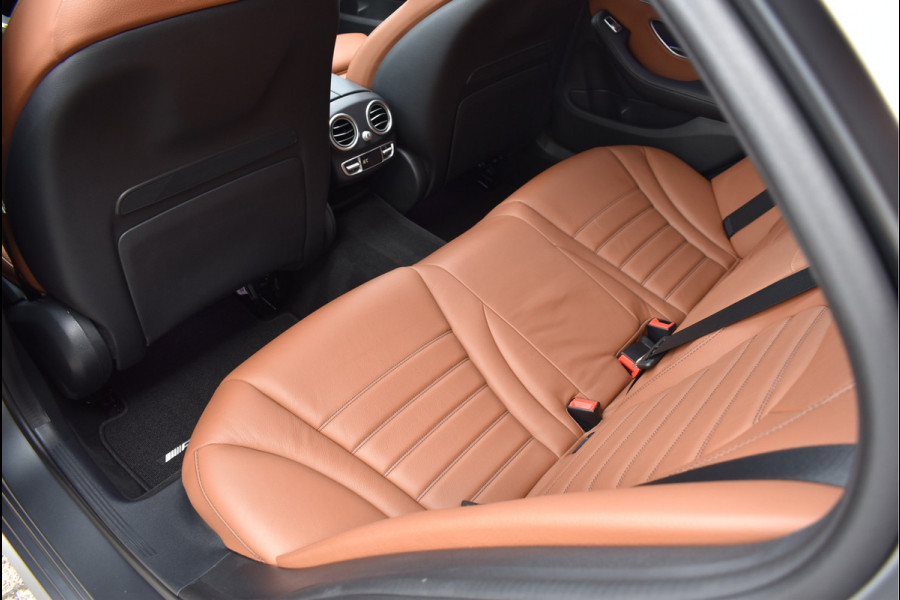 Mercedes-Benz C-Klasse 300 AMG 258 Pk Designo Matt Metallic Pano Vol Leder Digitale Cockpit Multi Beam 360 Camera Origineel Nederlands