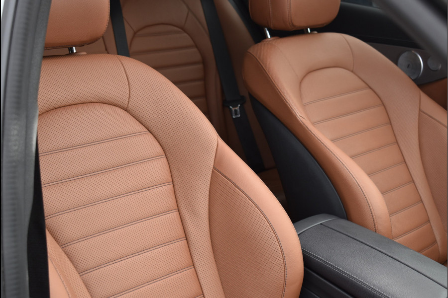 Mercedes-Benz C-Klasse 300 AMG 258 Pk Designo Matt Metallic Pano Vol Leder Digitale Cockpit Multi Beam 360 Camera Origineel Nederlands