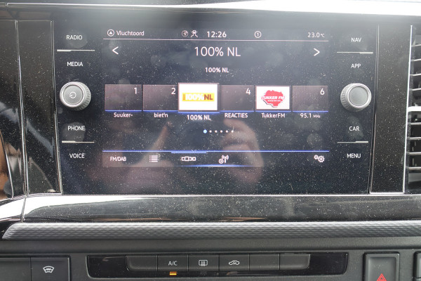 Volkswagen Transporter 2.0 TDI 150pk L2 H1 Bulli Automaat DC (Wordt verwacht)