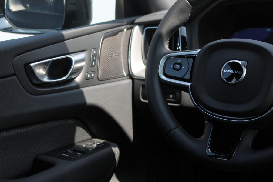 Volvo XC60 T8 455PK Automaat AWD Plus Black Edition Google infotainment / 21" lichtmetalen velgen / Verwarmbare voorstoelen en stuurwiel / Adaptieve cruise control