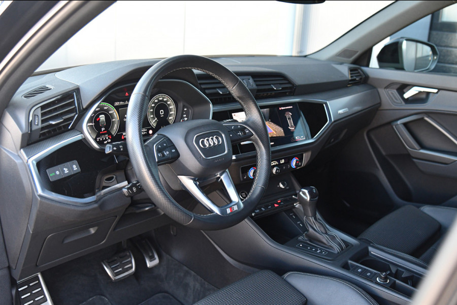 Audi Q3 Sportback 45 TFSI e 3x S-Line, Matrix, ACC, 20", Camera!