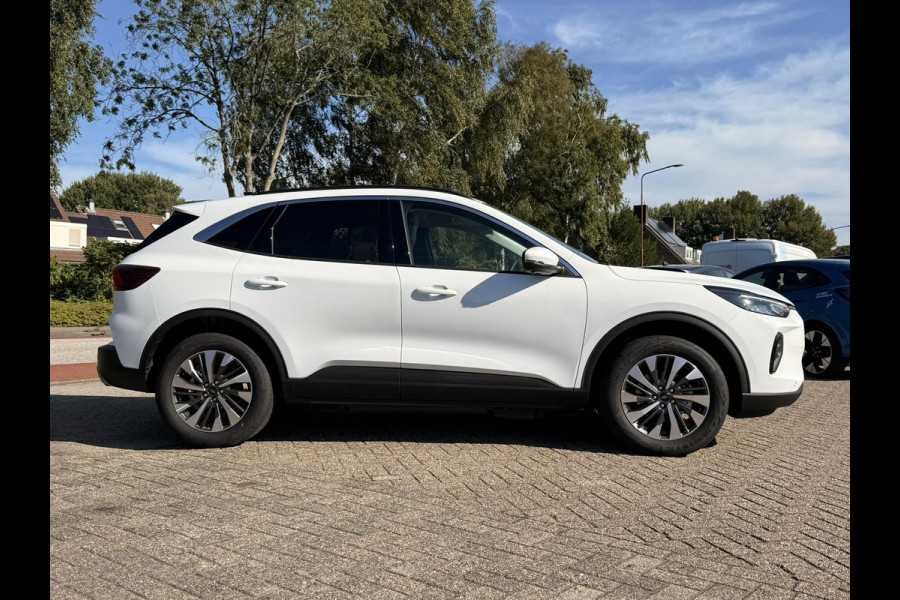 Ford Kuga 2.5 PHEV Titanium | 243pk | Driver Assistance Pack (incl. BlueCruise voorbereiding) | Winterpack | Wegklapbare Trekhaak | 18 inch Licht metaal