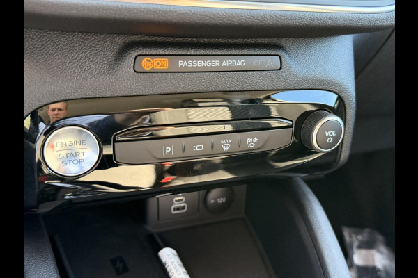 Ford Kuga 2.5 PHEV Titanium | 243pk | Driver Assistance Pack (incl. BlueCruise voorbereiding) | Winterpack | Wegklapbare Trekhaak | 18 inch Licht metaal