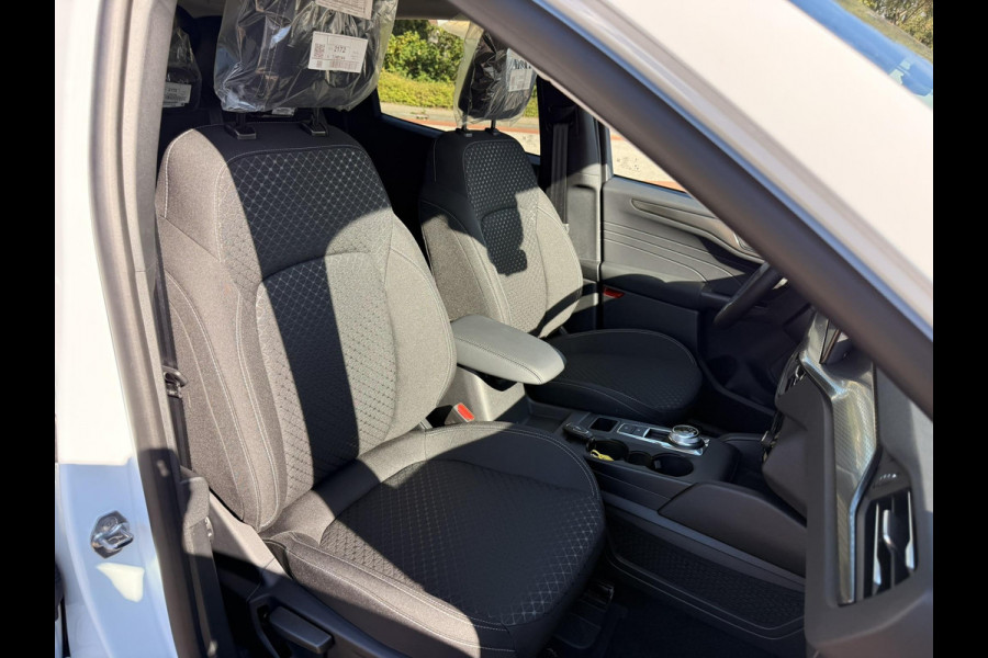 Ford Kuga 2.5 PHEV Titanium | 243pk | Driver Assistance Pack (incl. BlueCruise voorbereiding) | Winterpack | Wegklapbare Trekhaak | 18 inch Licht metaal