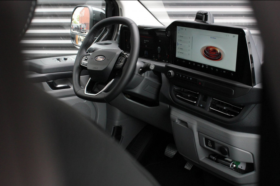 Ford E-Transit Cust. 320 L2H1 Limited 71 kWh DC DUBBEL CABINE / JB-EDITON / CAMERA / 370KM RANGE / APPLE CARPLAY DRIVERS- PACK