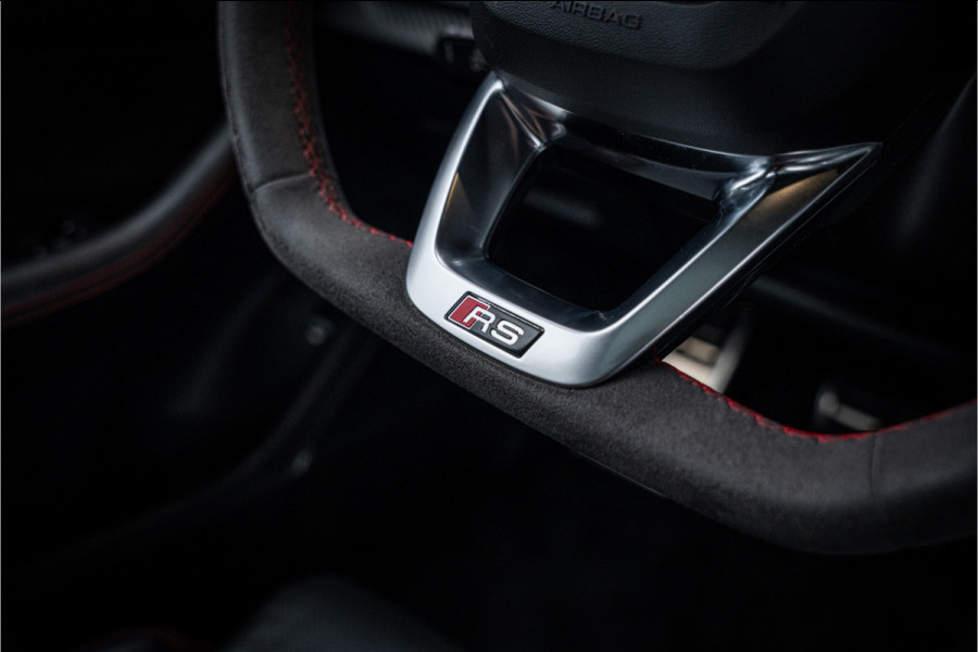 Audi RSQ8 4.0 TFSI quattro - RS Dynamic + | Panorama | Keramisch | Stoelmassage & Koeling