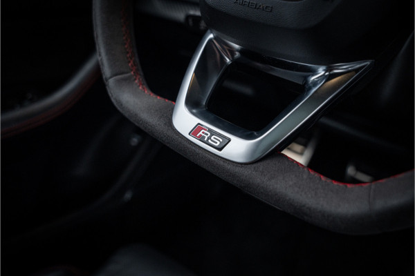 Audi RSQ8 4.0 TFSI quattro - RS Dynamic + | Panorama | Keramisch | Stoelmassage & Koeling