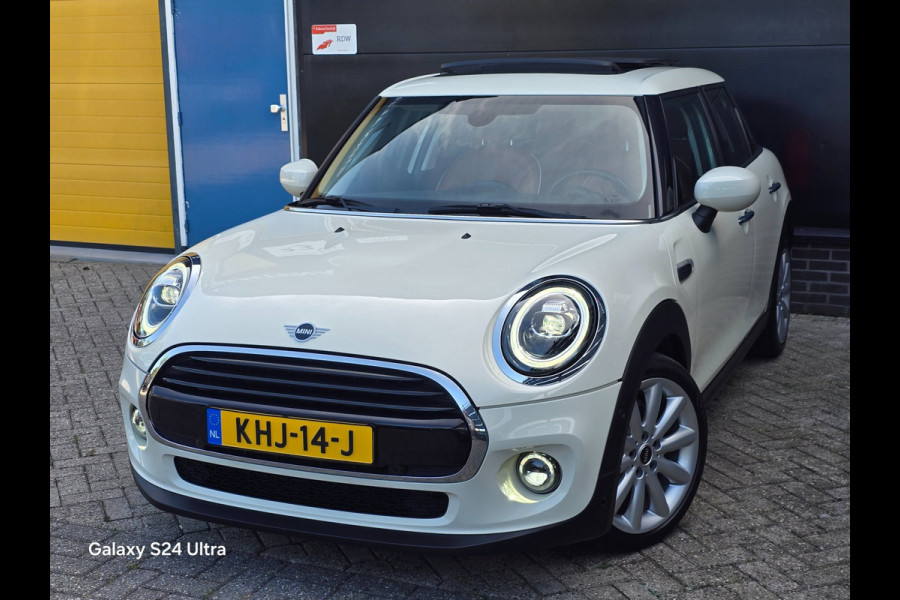 MINI 5-deurs 1.5 Cooper 60 Years Edition / Aut / 5 Deurs / Open Pano / Cognac Leder / Navi / Camera / Led / Pdc / 17 Inch