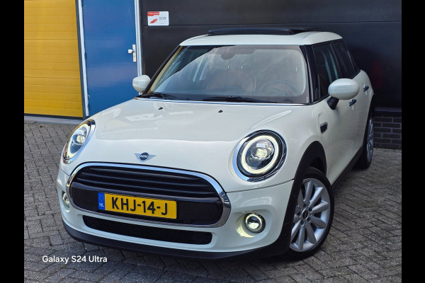 MINI 5-deurs 1.5 Cooper 60 Years Edition / Aut / 5 Deurs / Open Pano / Cognac Leder / Navi / Camera / Led / Pdc / 17 Inch