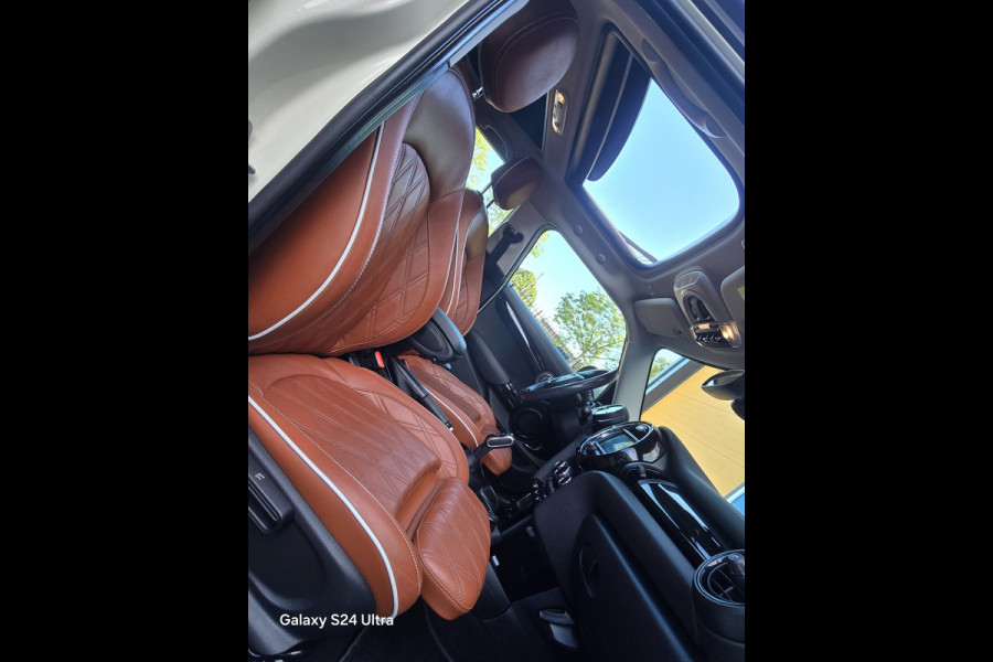 MINI 5-deurs 1.5 Cooper 60 Years Edition / Aut / 5 Deurs / Open Pano / Cognac Leder / Navi / Camera / Led / Pdc / 17 Inch