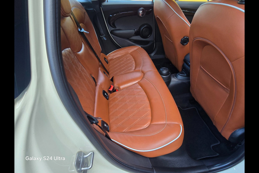 MINI 5-deurs 1.5 Cooper 60 Years Edition / Aut / 5 Deurs / Open Pano / Cognac Leder / Navi / Camera / Led / Pdc / 17 Inch
